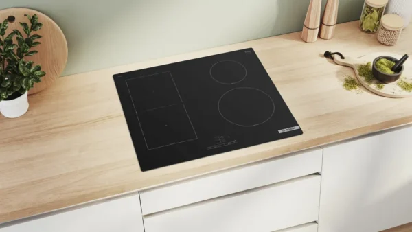 Plaque de cuisson à induction Bosch Série 4 PVS61RBB5E noire 60 cm encastrable avec 4 zones